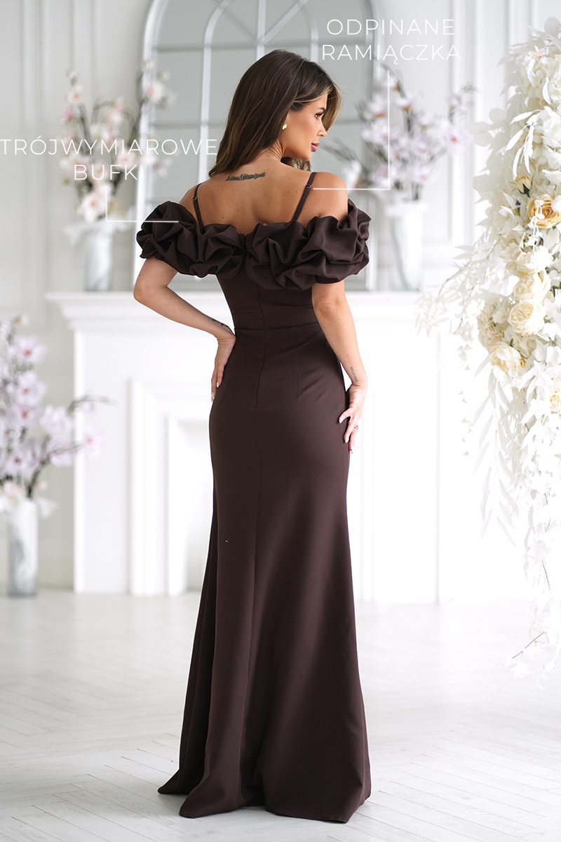 350-61-4-NAPISY Sukienka Maxi Z Kwiatowym Zdobieniem Wokół Ramion W Kolorze Czekoladowym 350-61 + SIZE 5